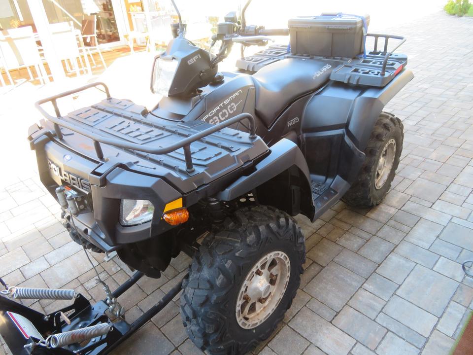 Weitere Motorräder Sehr gepflegtes ATV/Quad Polaris 800 Sportsman mit Schneeschild 2007 — rear view