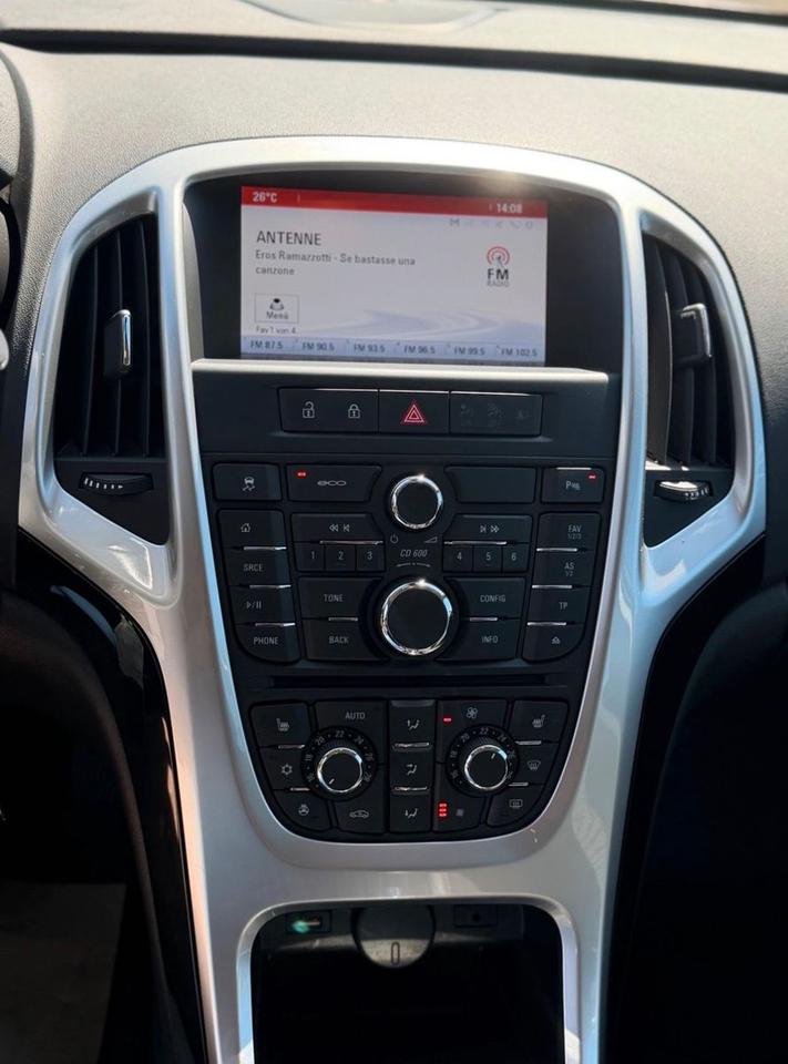 Opel Astra 2015 — photo 7