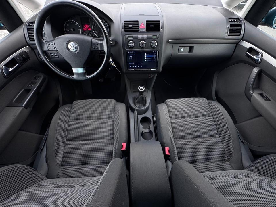 Volkswagen Touran 2004 — photo 11