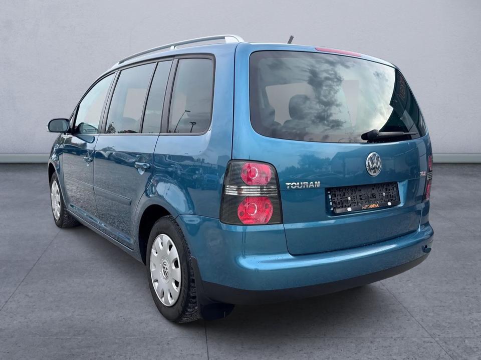 Volkswagen Touran 2004 — interior