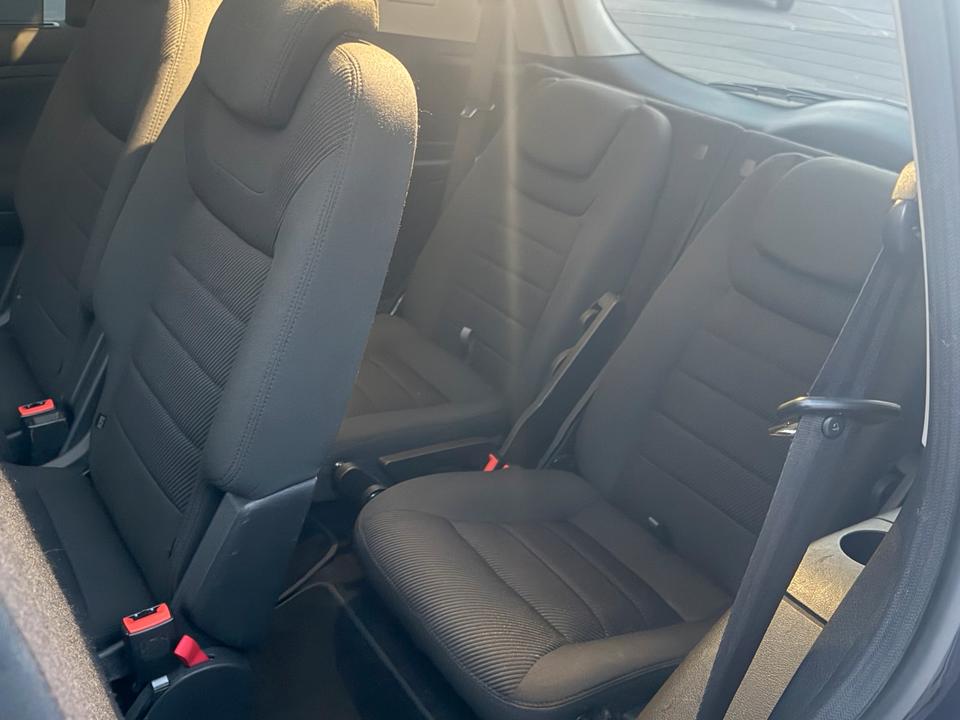 Ford S-Max 2011 — photo 8