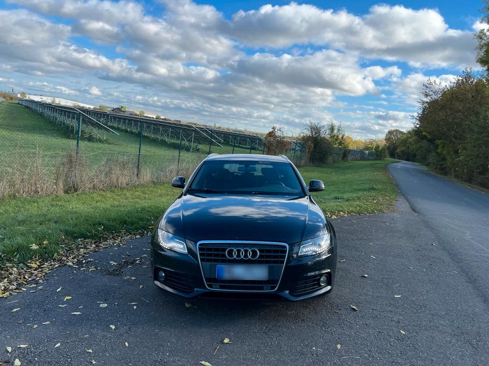 Audi A4 2008 — салон