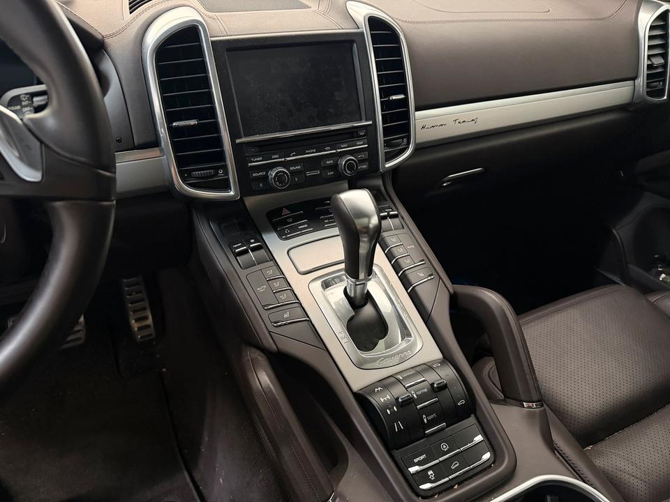 Porsche Cayenne 2010 — photo 14