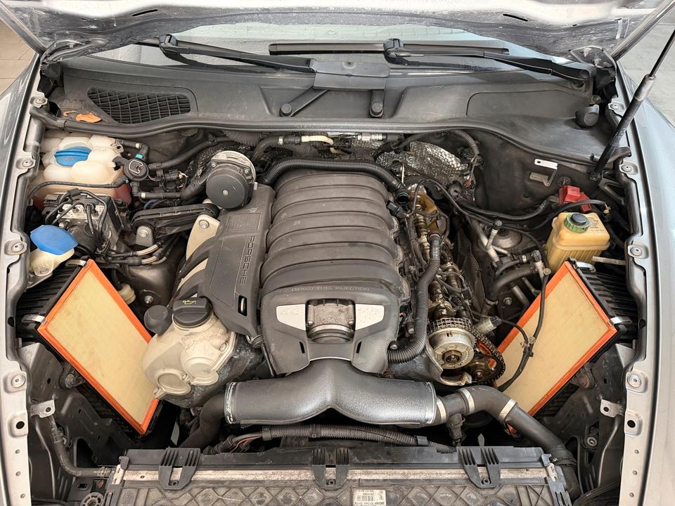 Porsche Cayenne 2010 — photo 16