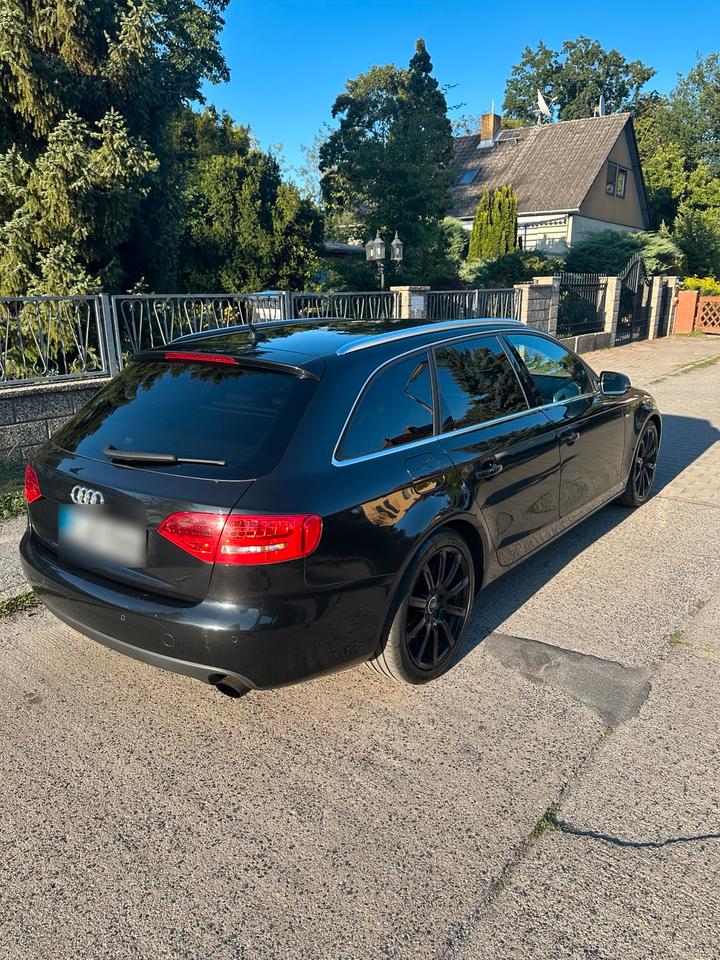 Audi A4 2009 — двигун
