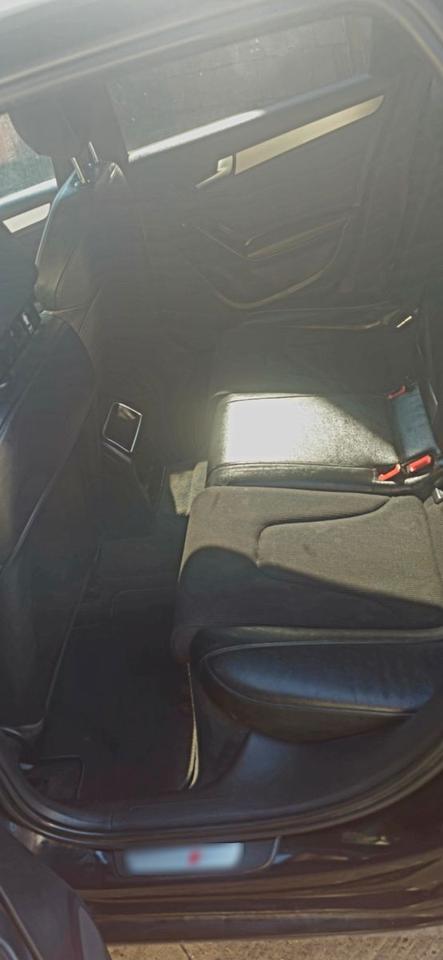 Audi A4 2011 — двигун
