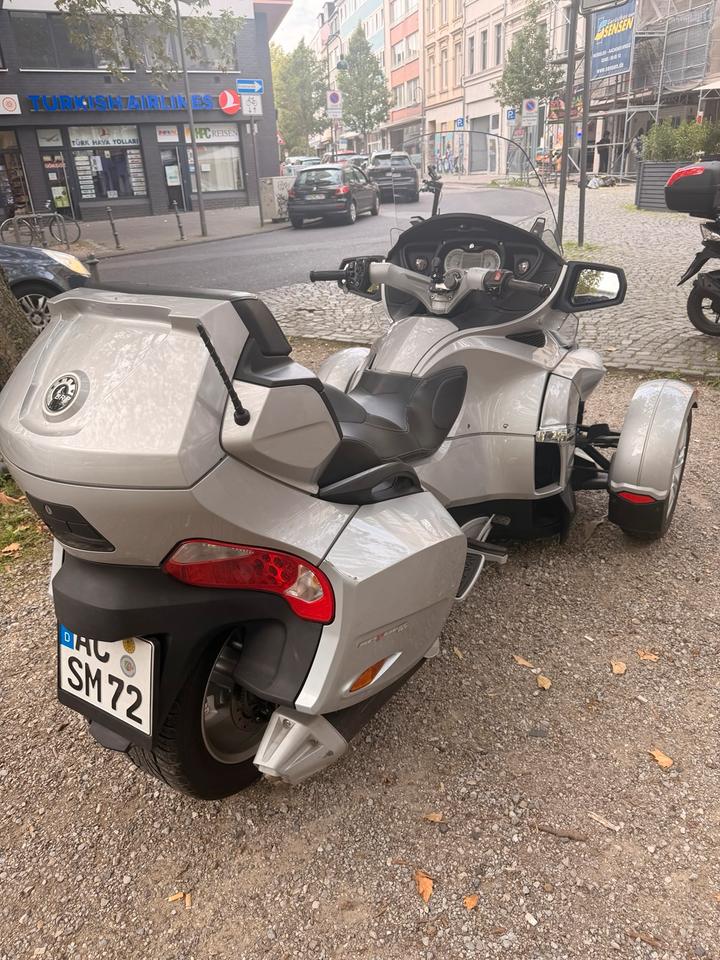Weitere Motorräder Gelöscht • Can Am Spyder RT. Bj 2011 — engine