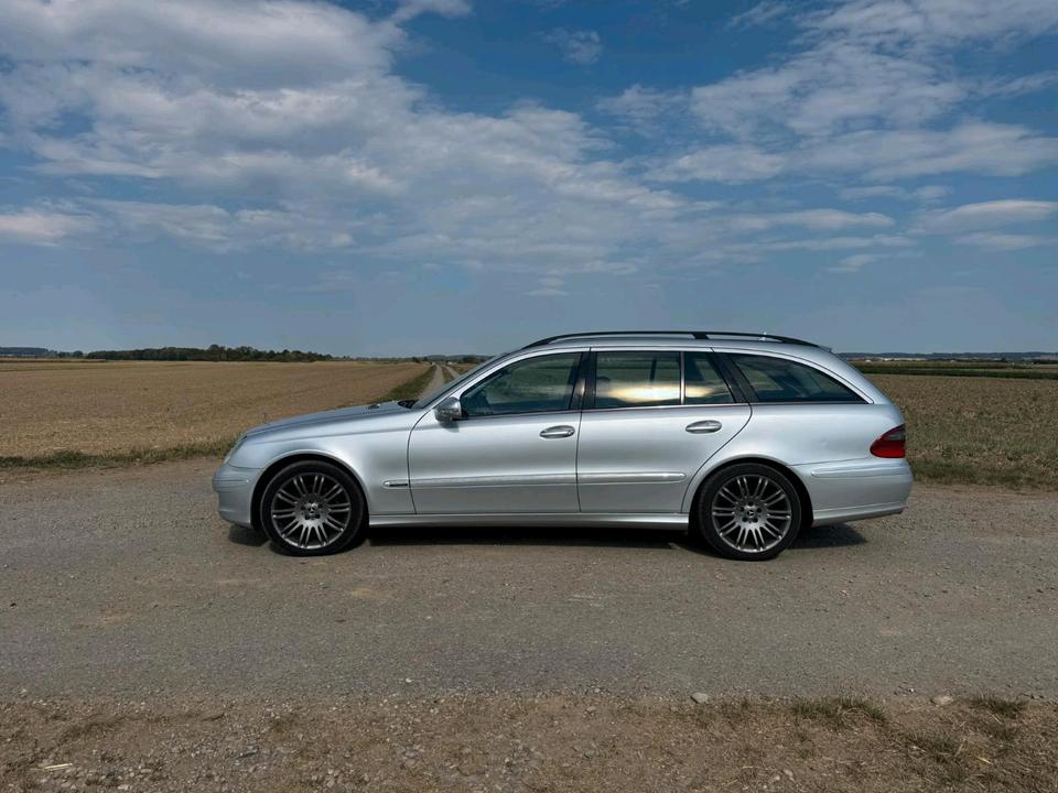 Mercedes Benz E 280 2008 — rear view