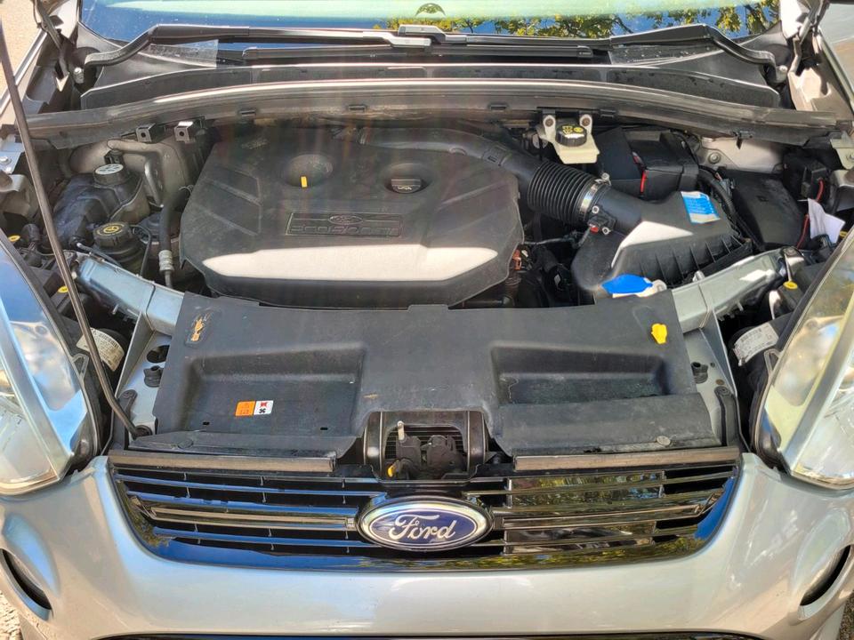 Ford S-Max 2010 — photo 10
