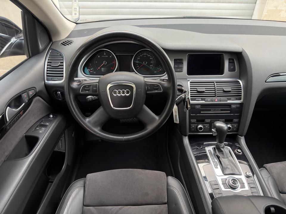 Audi Q7 2010 — photo 10