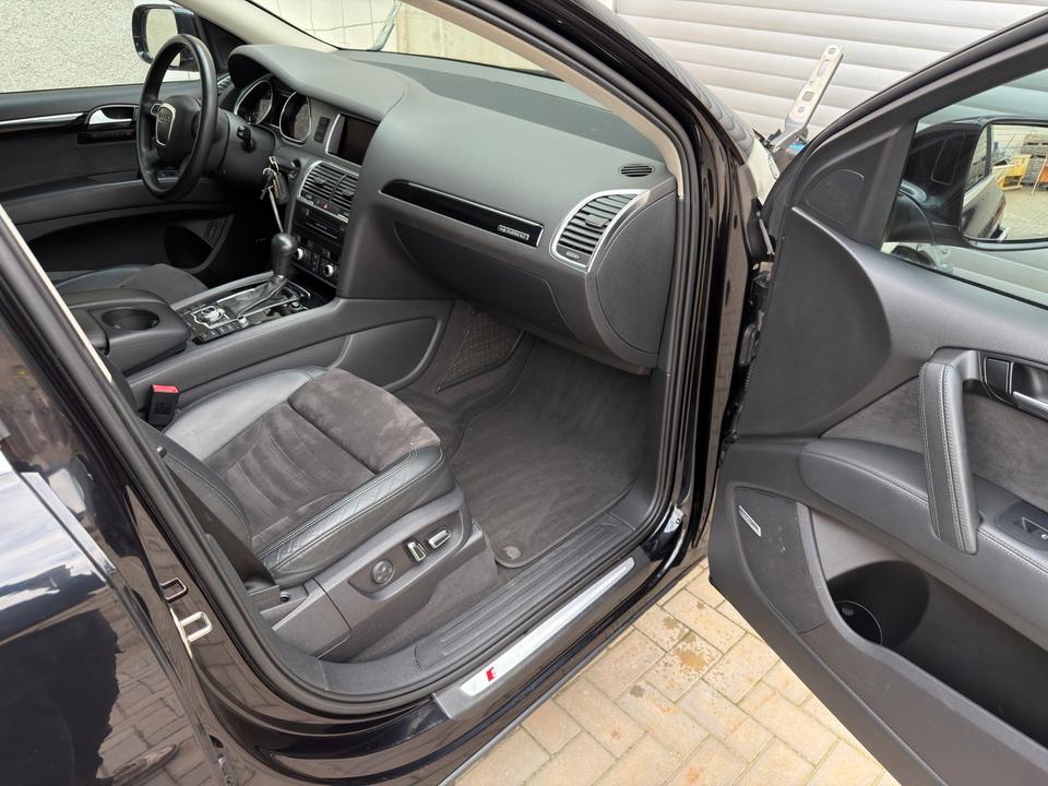 Audi Q7 2010 — photo 14