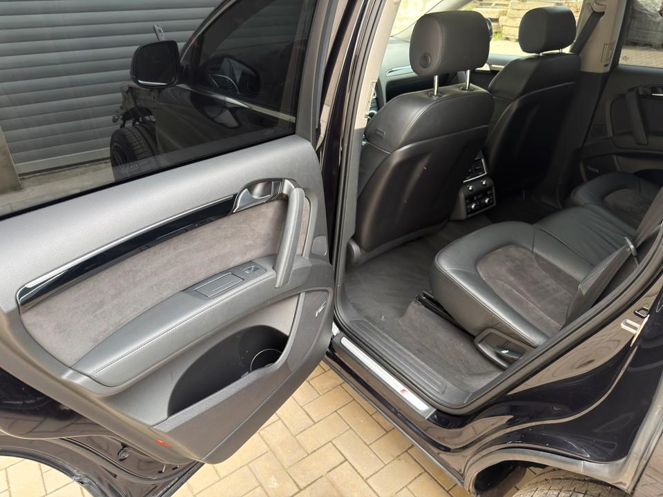 Audi Q7 2010 — photo 16