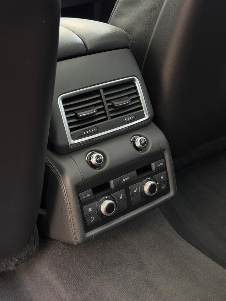 Audi Q7 2010 — photo 17