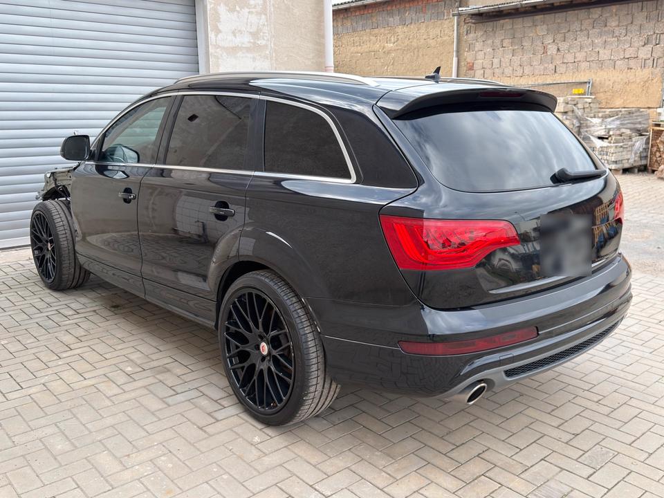 Audi Q7 2010 — photo 6