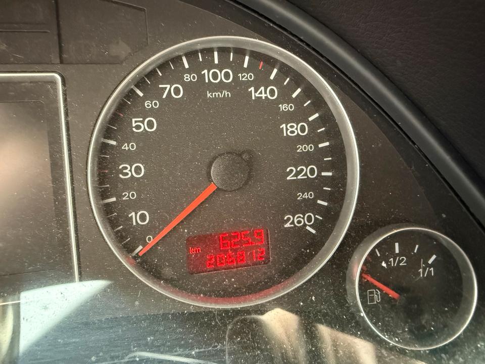 Audi A4 2007 — photo 9