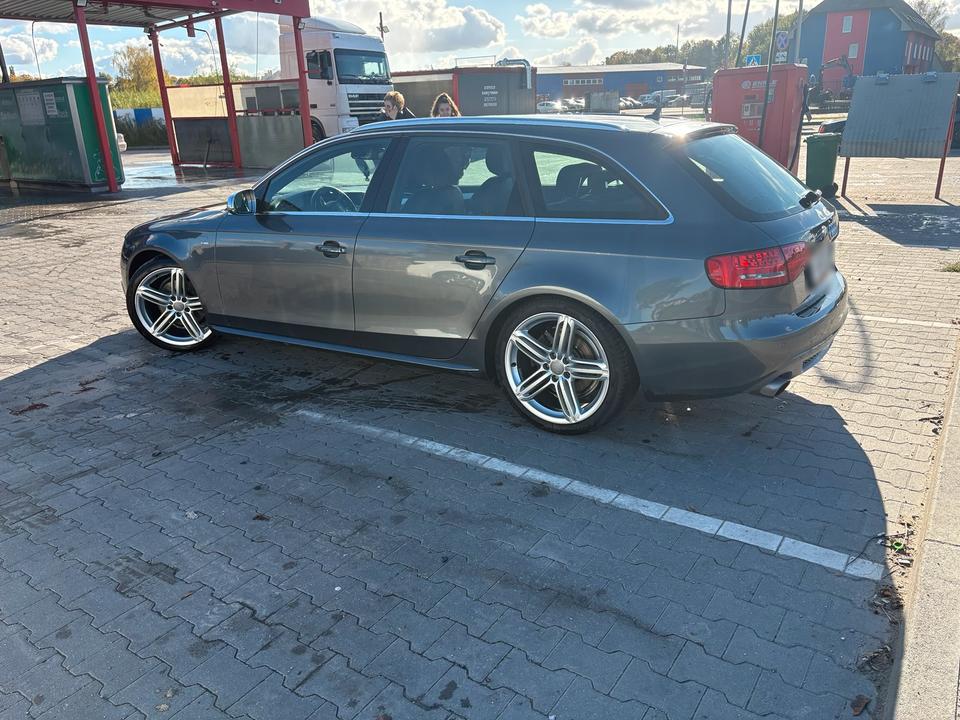 Audi A4 2010 — photo 5