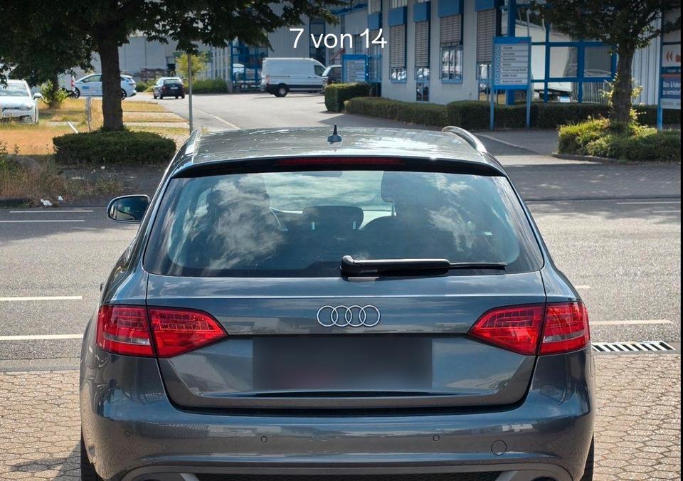 Audi A4 2010 — photo 9