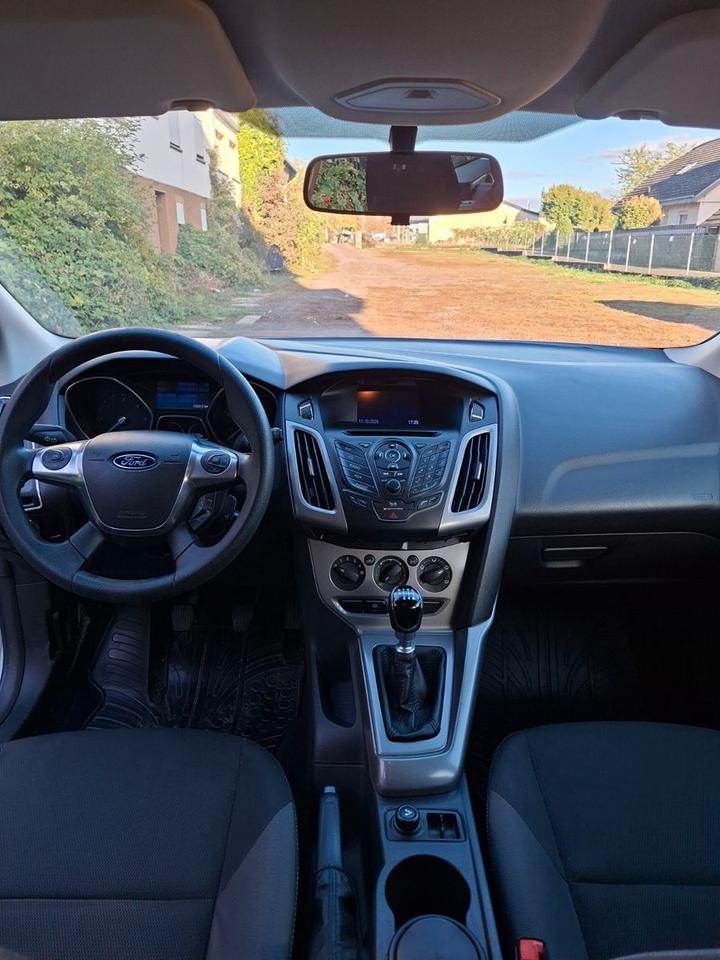 Ford Focus 2012 — photo 10