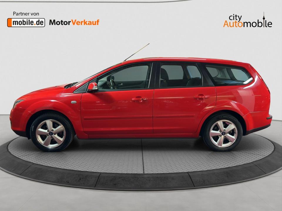 Ford Focus 2006 — вигляд ззаду