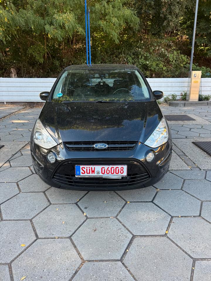 Ford S-Max 2011 — interior