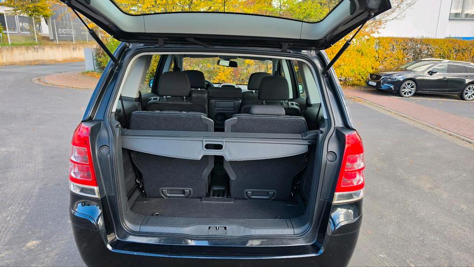 Opel Zafira 2012 — photo 15