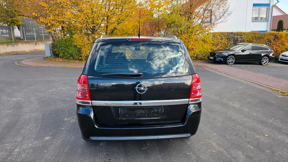 Opel Zafira 2012 — photo 7