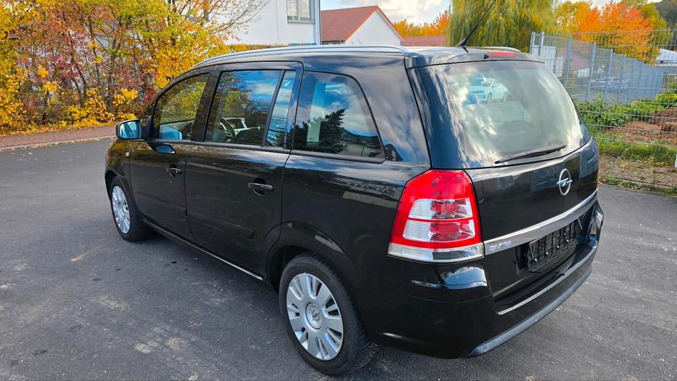 Opel Zafira 2012 — photo 9