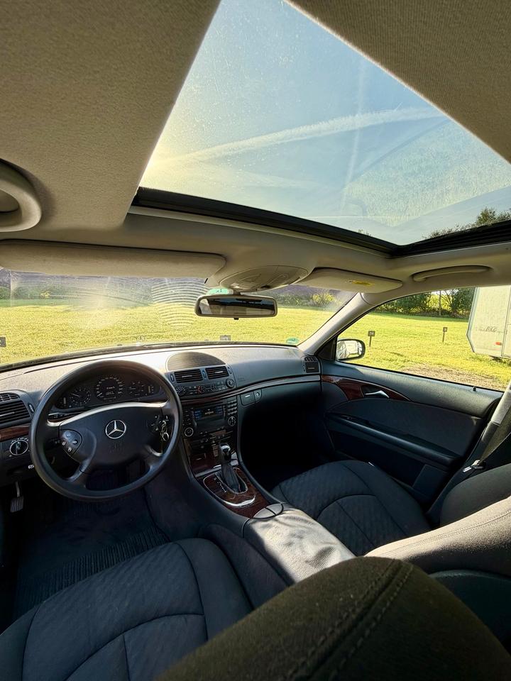 Mercedes Benz E 220 2004 — photo 14