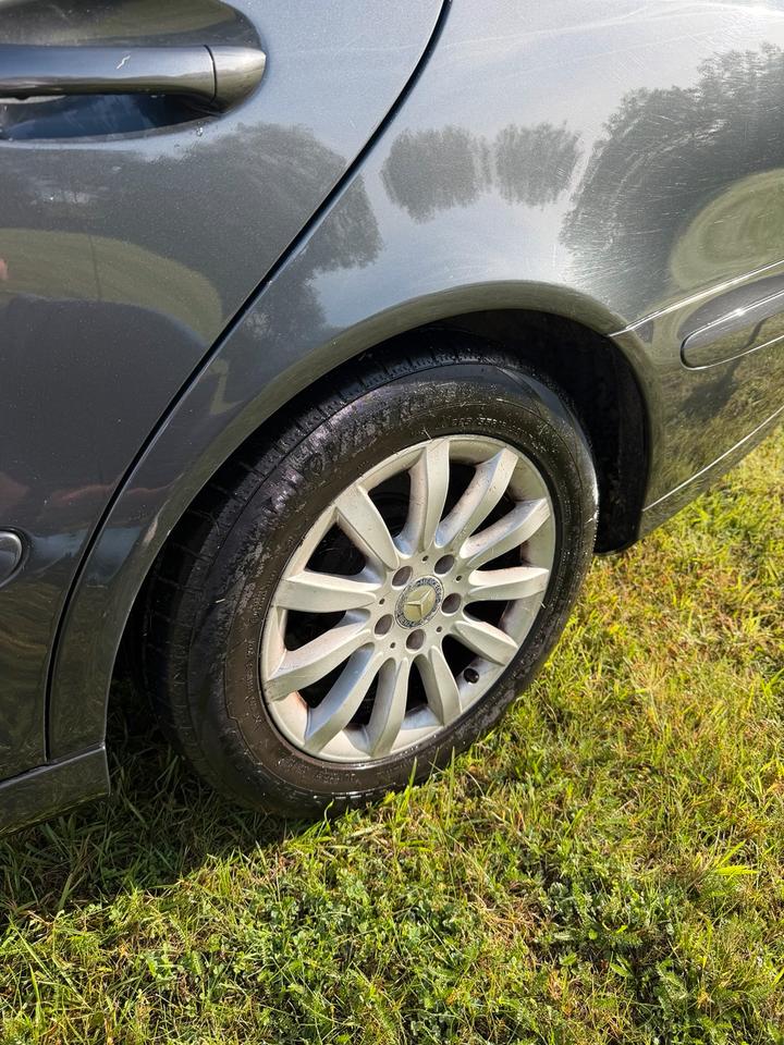 Mercedes Benz E 220 2004 — photo 6
