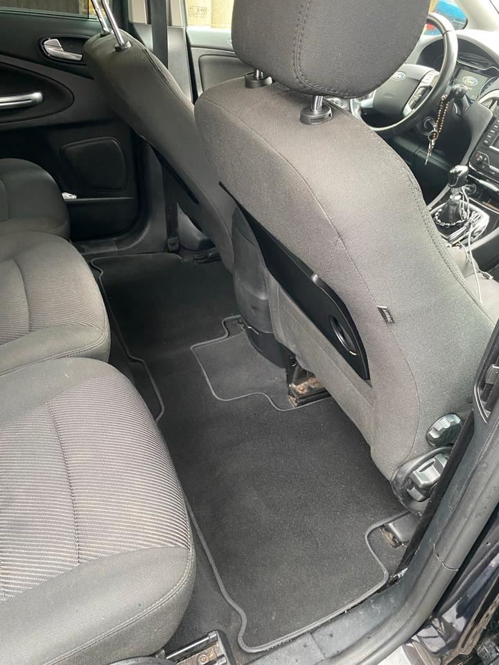 Ford S-Max 2014 — photo 11