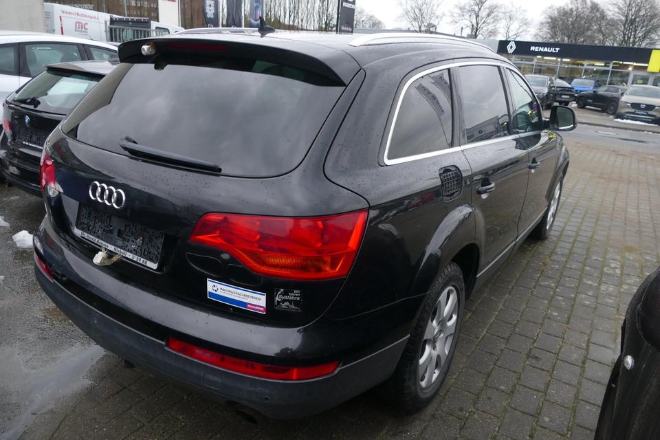 Audi Q7 2007 — interior