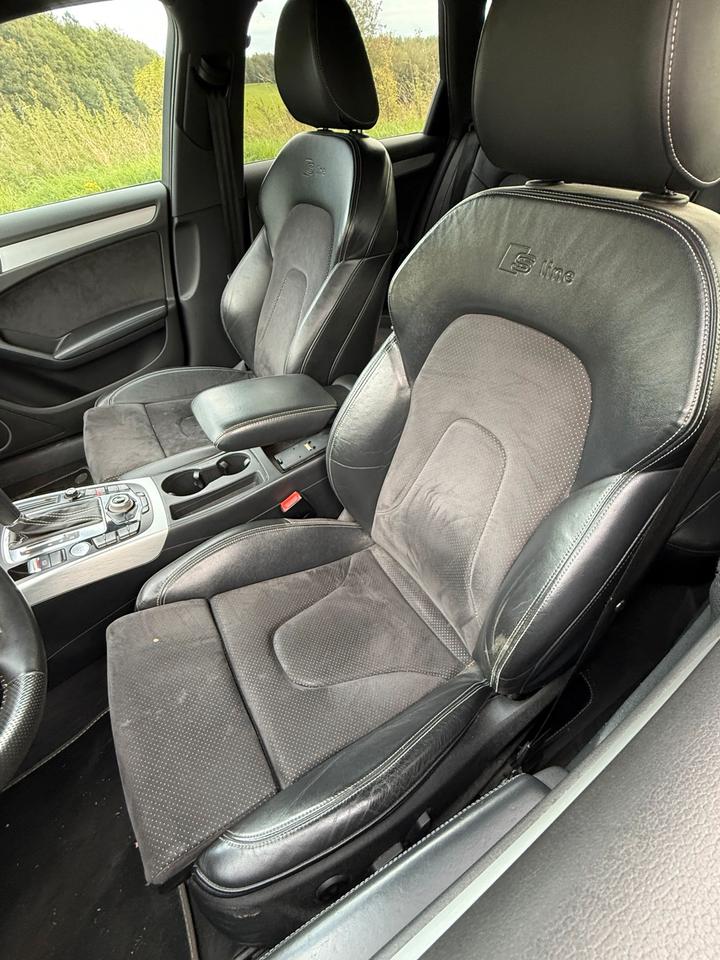 Audi A4 2011 — photo 16