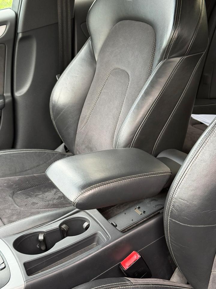 Audi A4 2011 — photo 18
