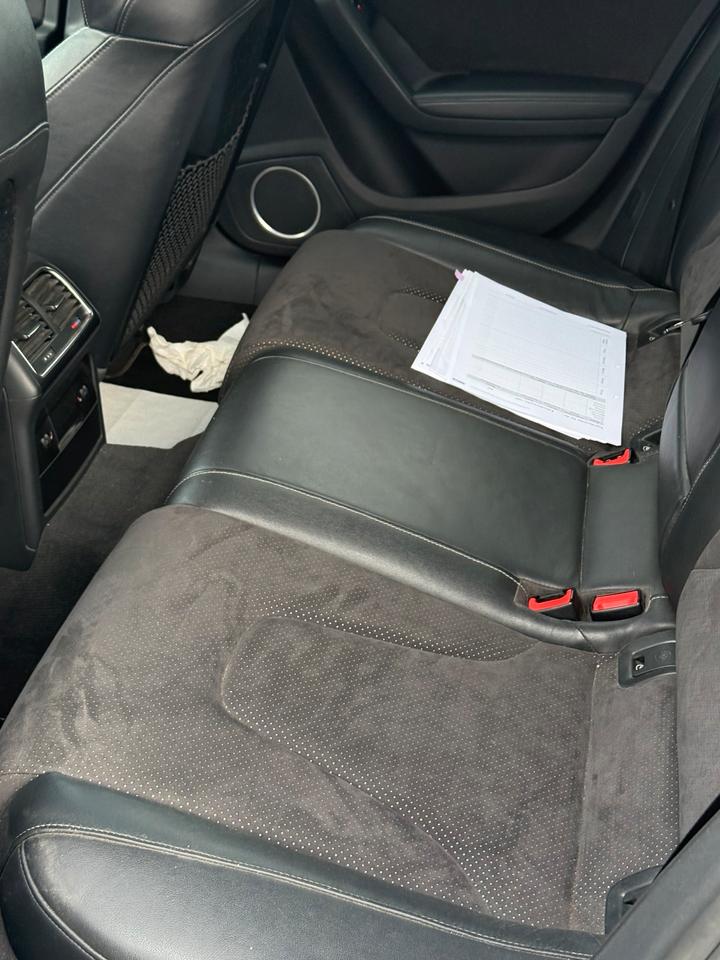 Audi A4 2011 — photo 19