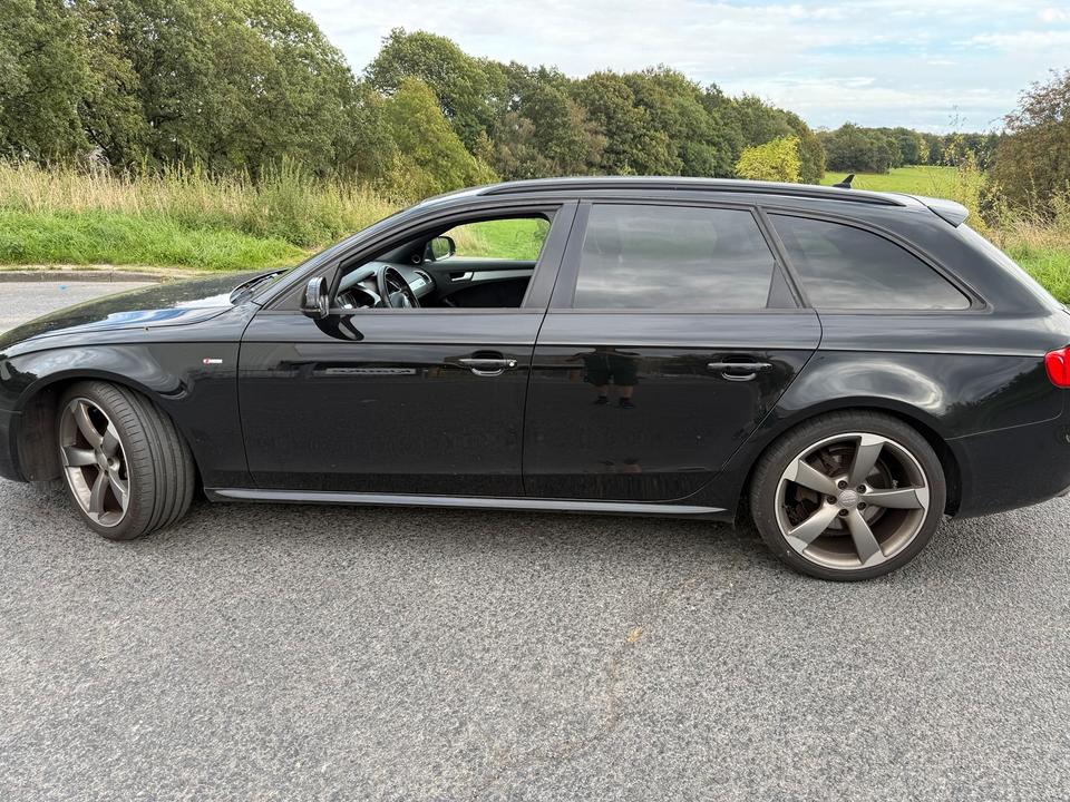 Audi A4 2011 — rear view