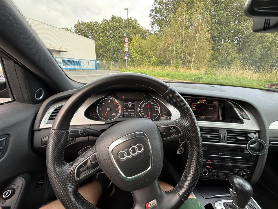 Audi A4 2011 — photo 20
