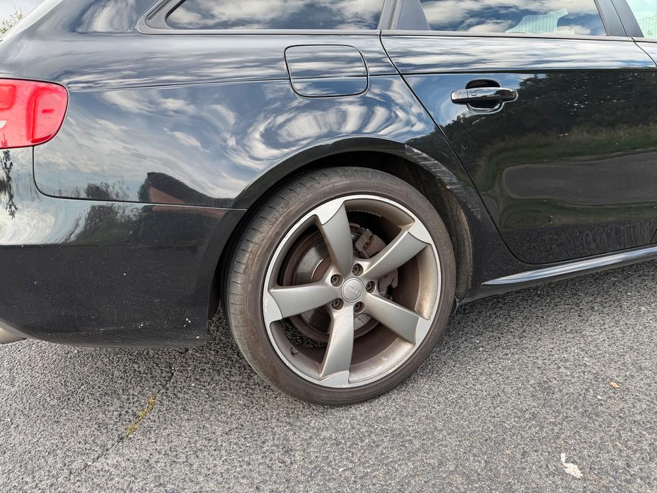Audi A4 2011 — photo 6