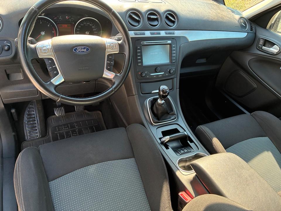 Ford S-Max 2014 — photo 10