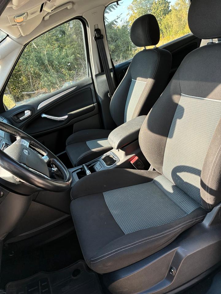 Ford S-Max 2014 — photo 11