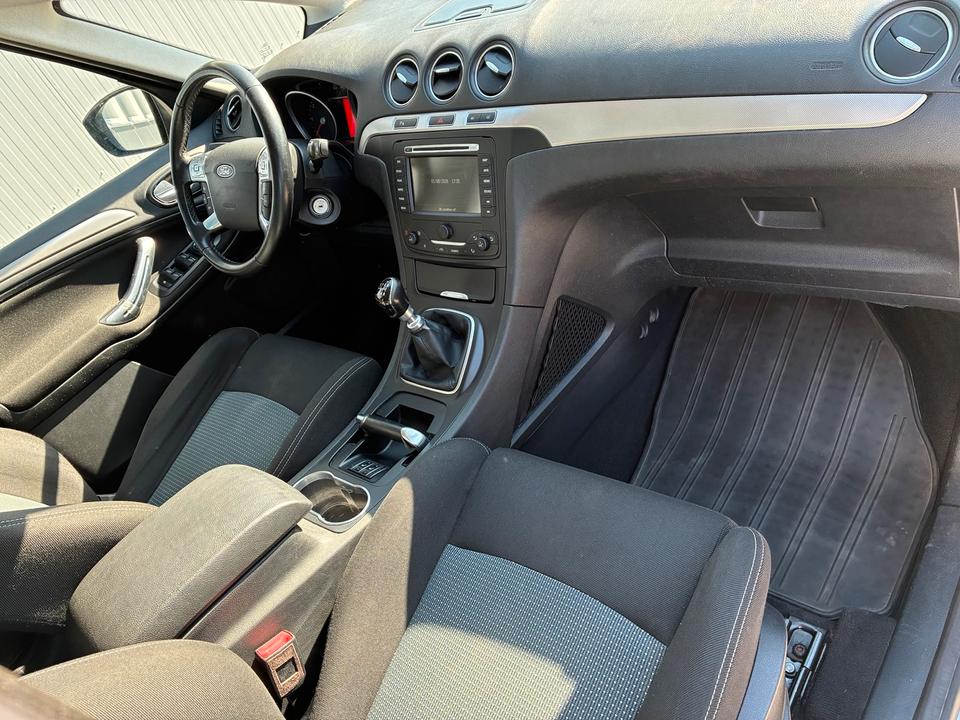 Ford S-Max 2014 — photo 12