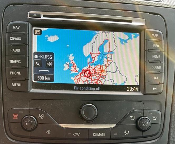 Ford S-Max 2014 — photo 15
