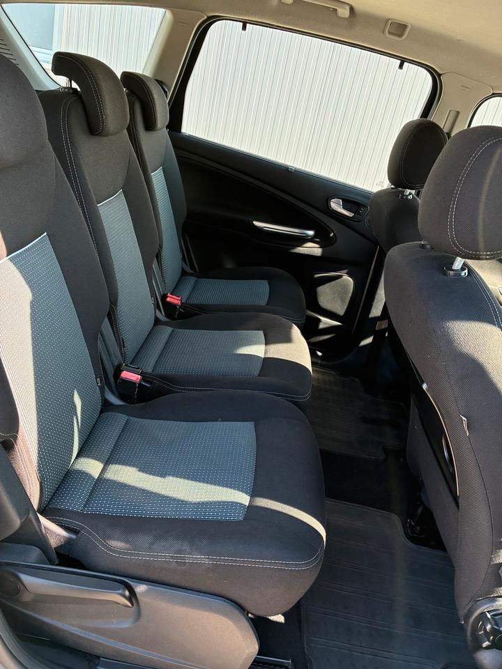 Ford S-Max 2014 — photo 20