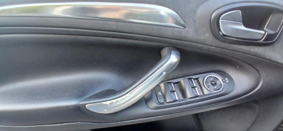 Ford S-Max 2009 — photo 15