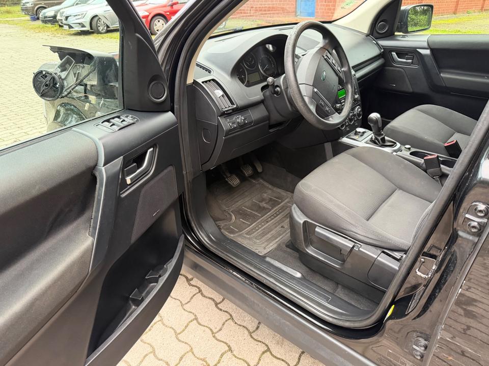Land Rover Freelander 2011 — photo 12