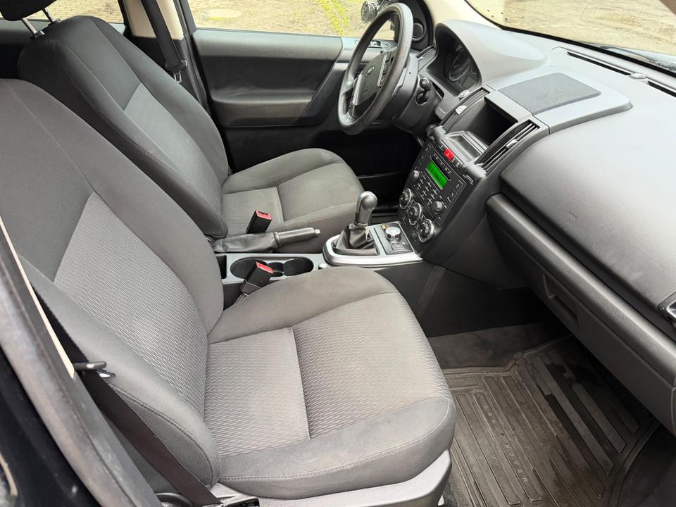 Land Rover Freelander 2011 — photo 15