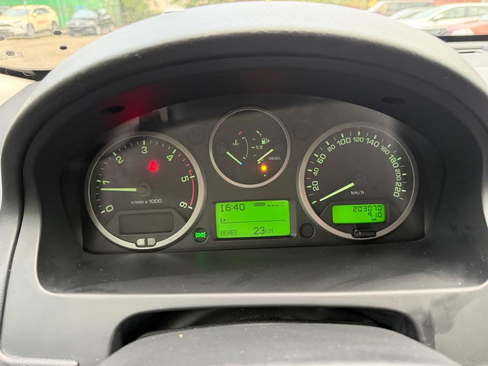 Land Rover Freelander 2011 — photo 16