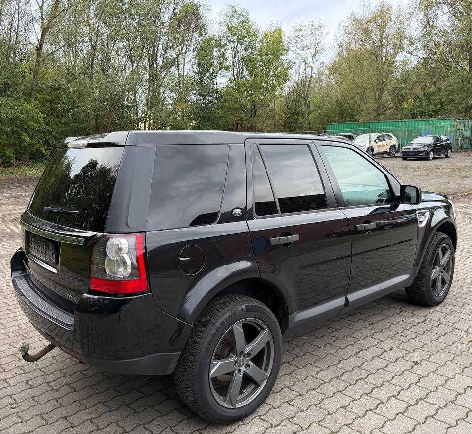 Land Rover Freelander 2011 — engine