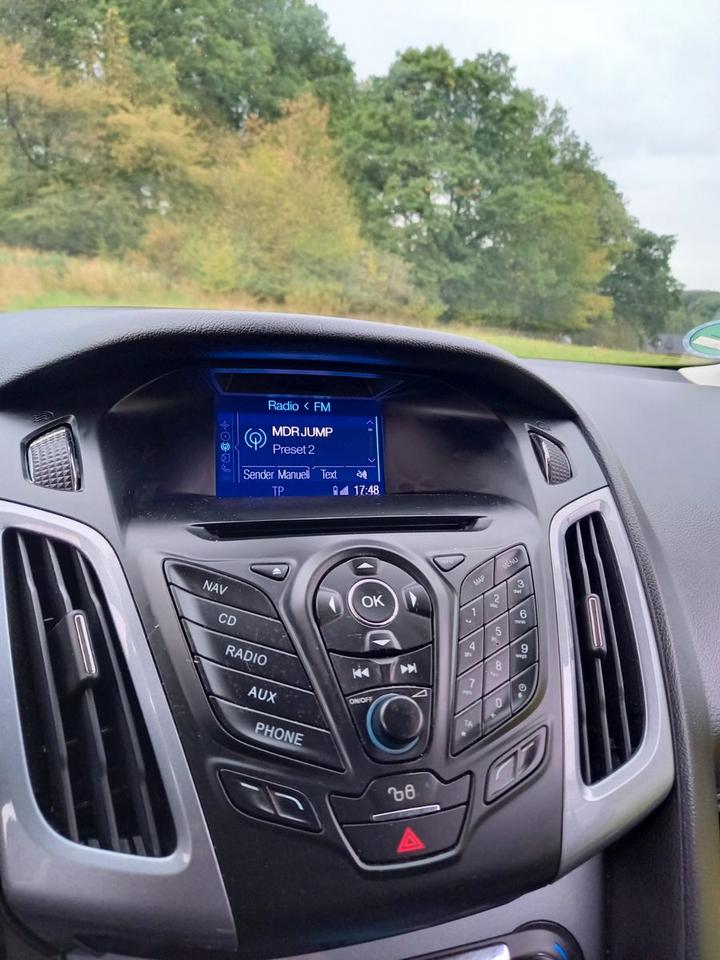 Ford Focus 2012 — photo 11