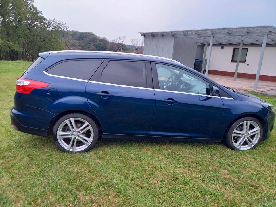 Ford Focus 2012 — engine