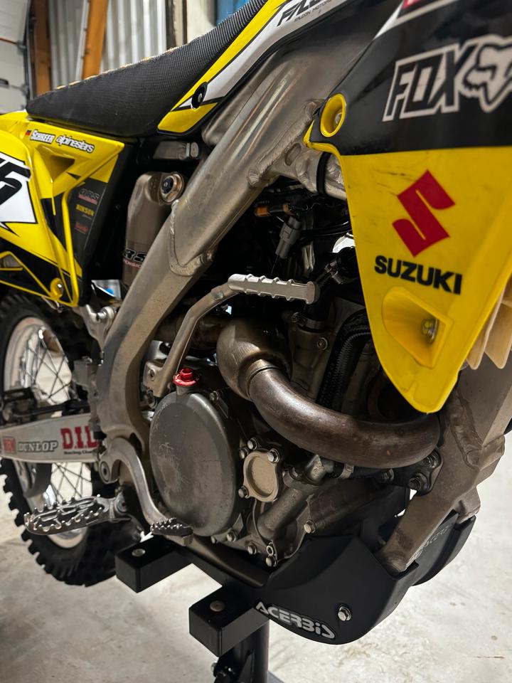 Suzuki Motocross Suzuki RM-Z 250 2015 — photo 10